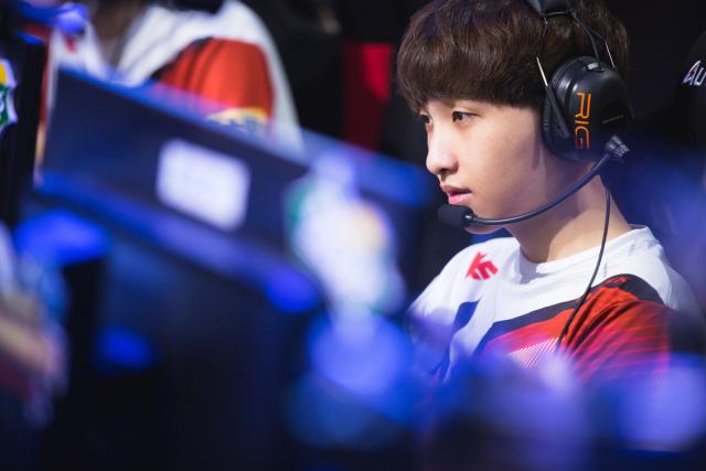 这一对比从 这一对比从